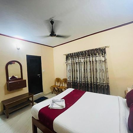 Hotel Peace Ganga Inn ポカラ エクステリア 写真