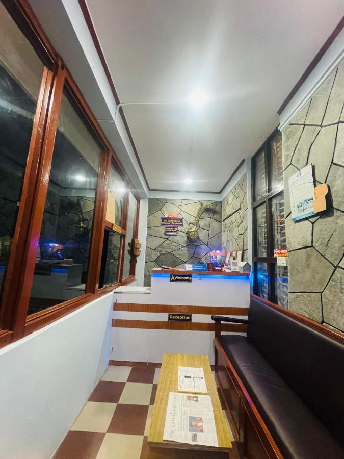 Hotel Peace Ganga Inn ポカラ エクステリア 写真