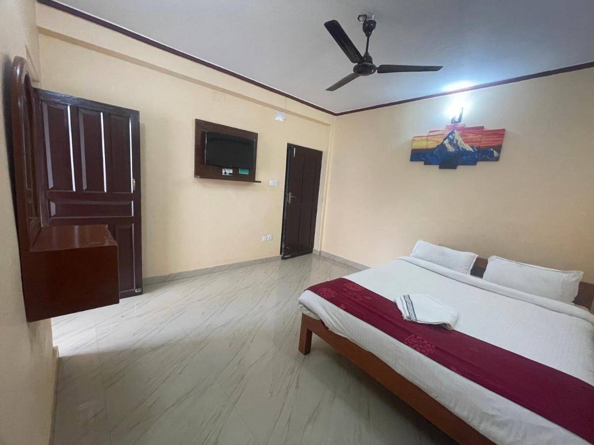 Hotel Peace Ganga Inn ポカラ エクステリア 写真