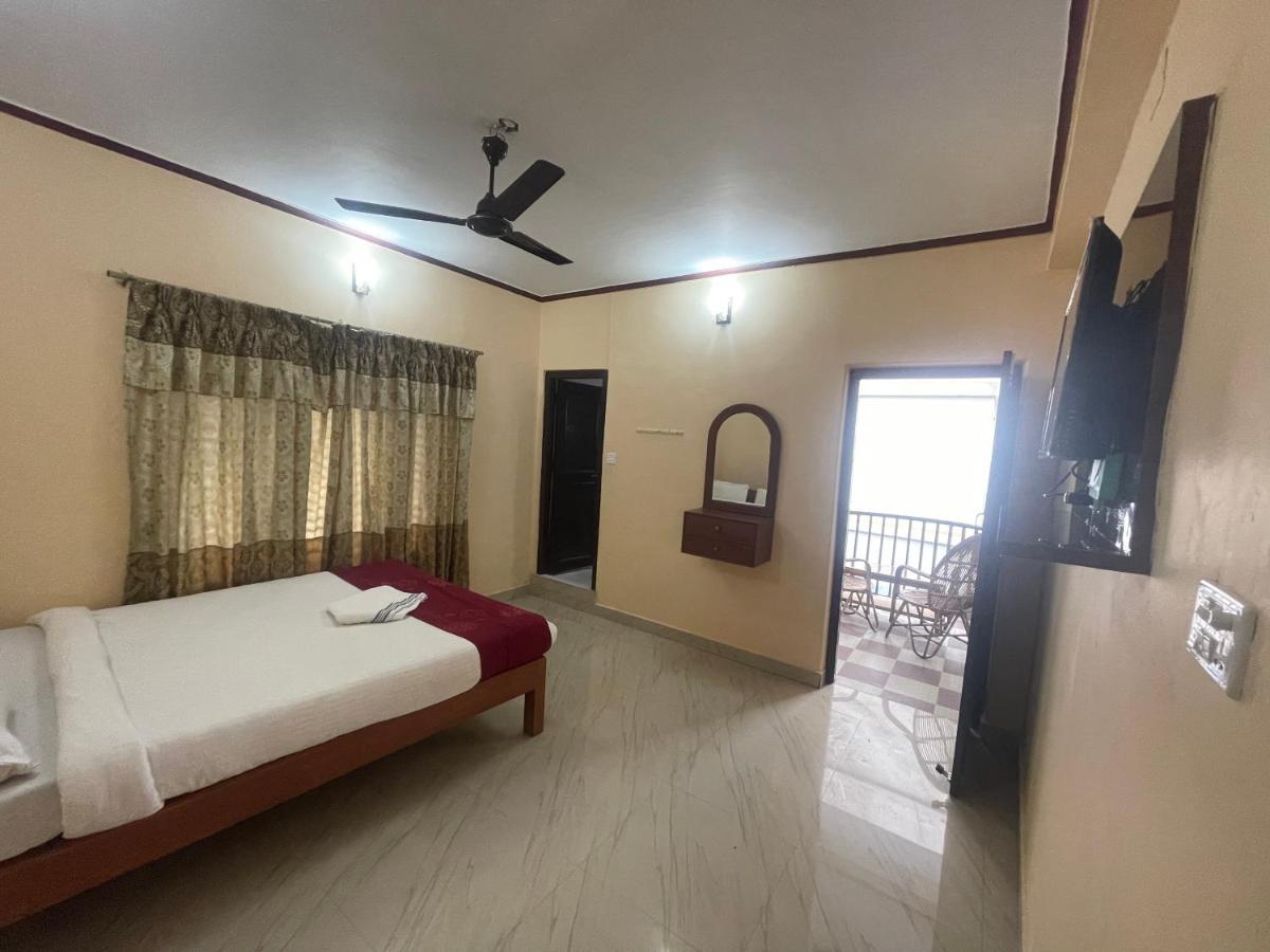 Hotel Peace Ganga Inn ポカラ エクステリア 写真