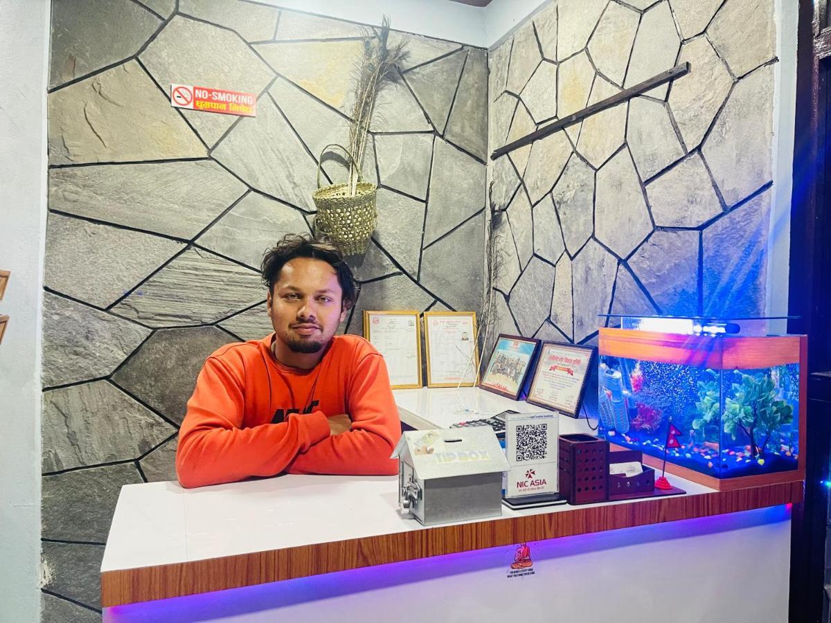 Hotel Peace Ganga Inn ポカラ エクステリア 写真