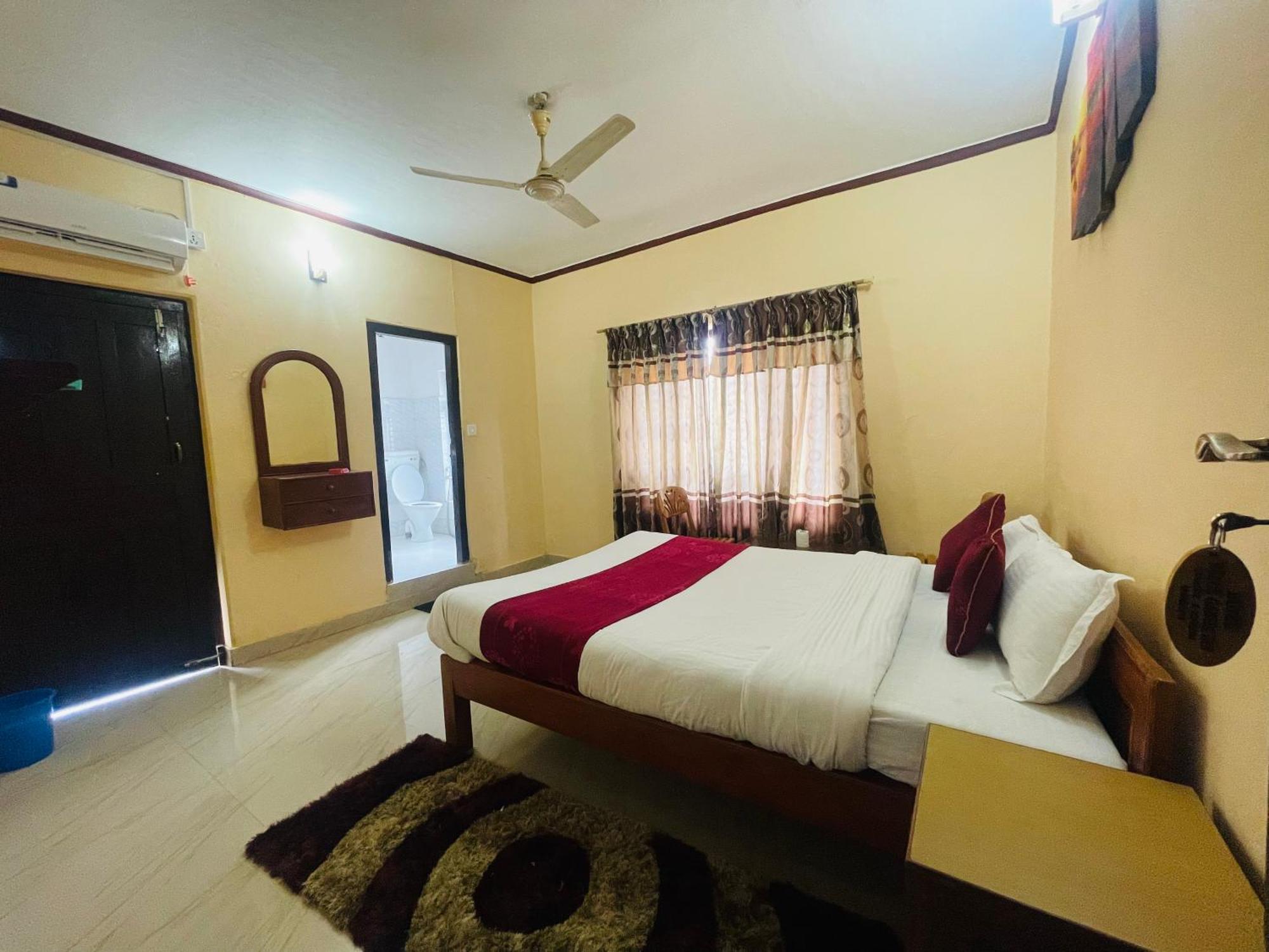 Hotel Peace Ganga Inn ポカラ エクステリア 写真