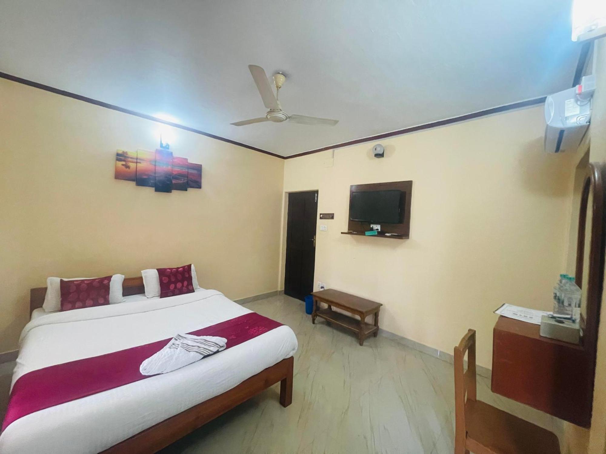 Hotel Peace Ganga Inn ポカラ エクステリア 写真